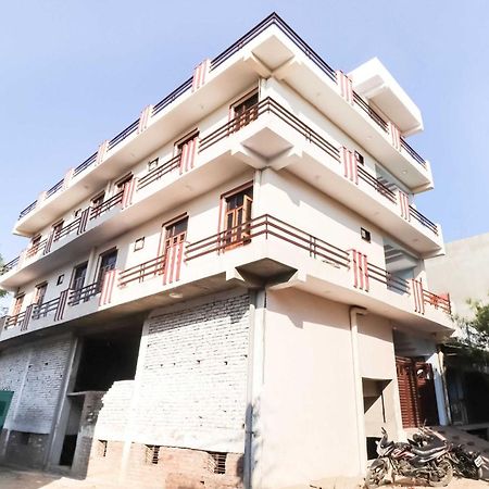 Hotel O The Velvet Chinhat Tiraha Exterior photo
