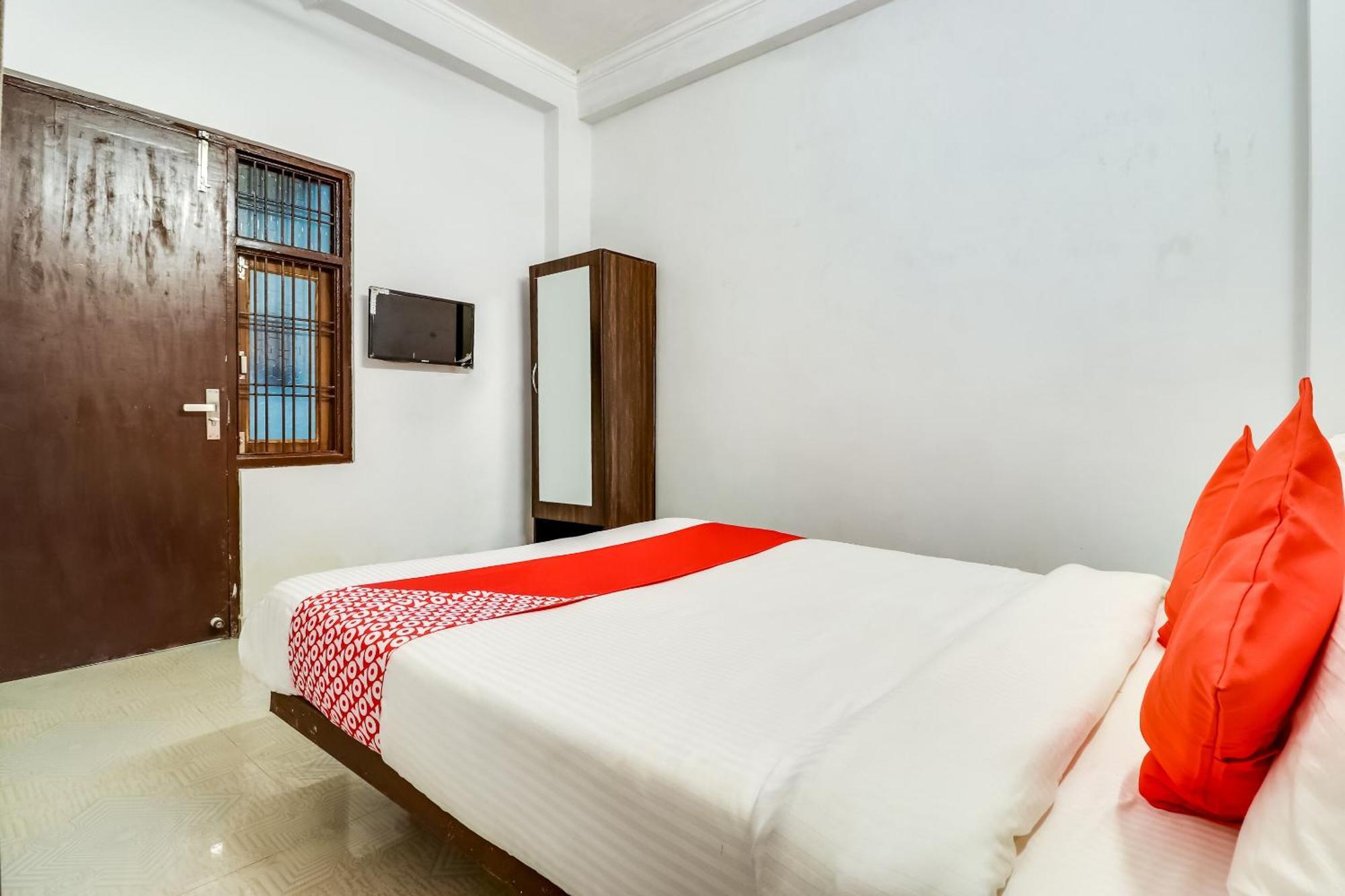 Hotel O The Velvet Chinhat Tiraha Exterior photo